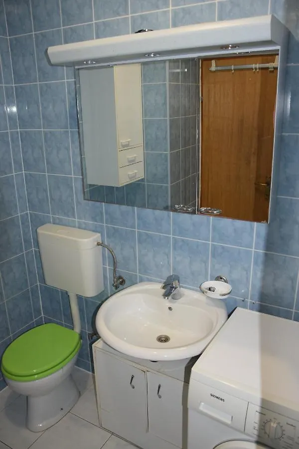 Apartment Blanusa A 포블랴나